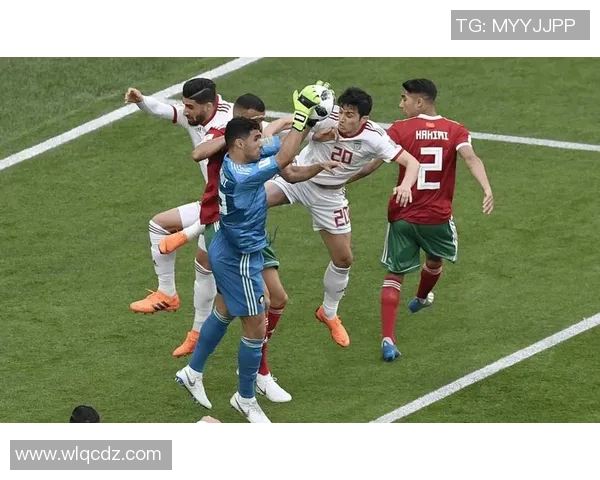 帅气与实力并存的足球明星们引领潮流风尚与竞技巅峰